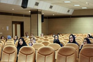 کارگاه مهارتهای ارتباطی برای پرستاران مرکز قلب و عروق شهید رجایی: عکس شماره 4 / 11